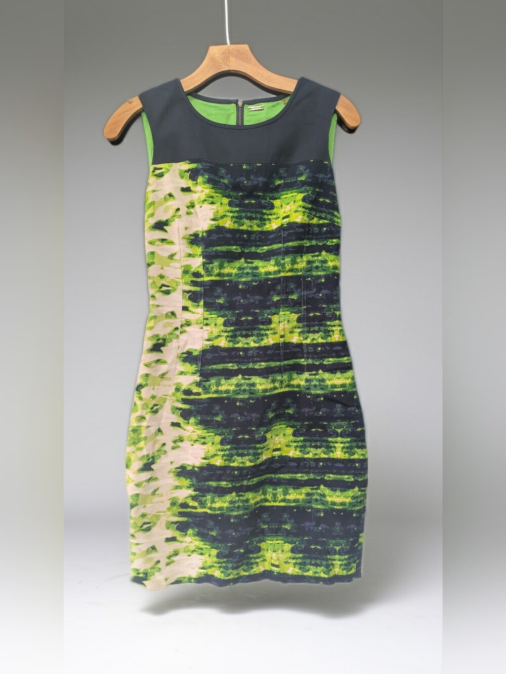 Elie Tahari Neon Green and Black Sleeveless Shift Dress